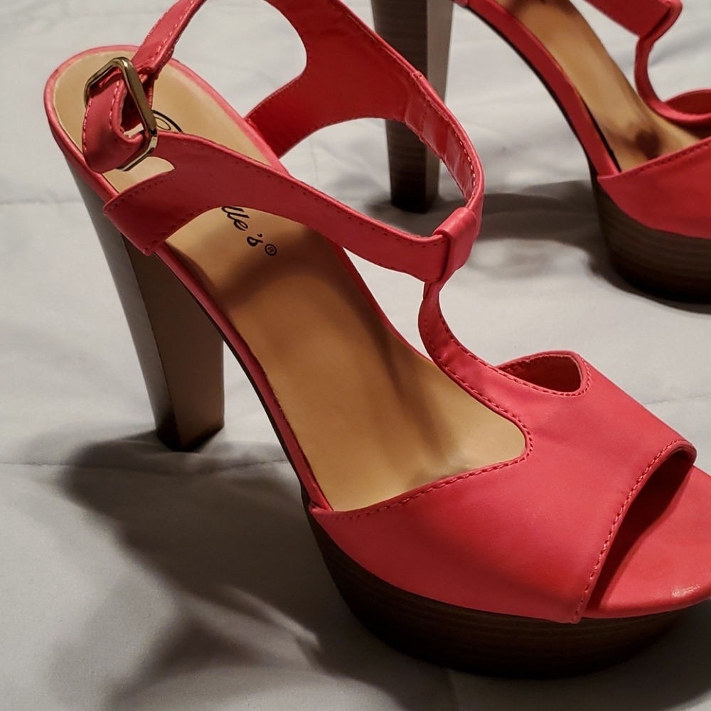 Breckelle's Shoes - Picture 6 of 8